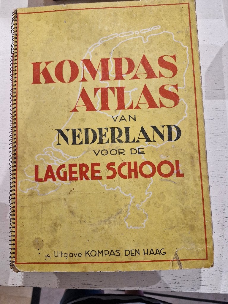 Kompas atlas lagere school, Gelezen, Overige atlassen, Ophalen of Verzenden, 1800 tot 2000