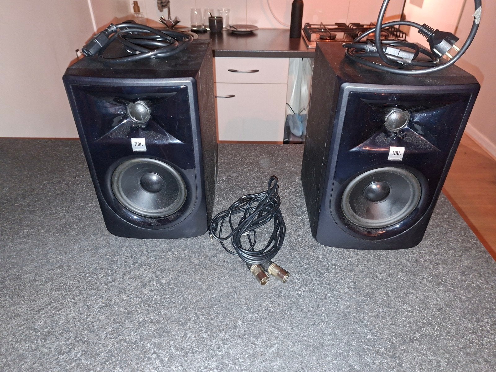 JBL 305P MkII Studiomonitoren (set van 2), Ophalen, Studiomonitor, Inclusief kabels, JBL