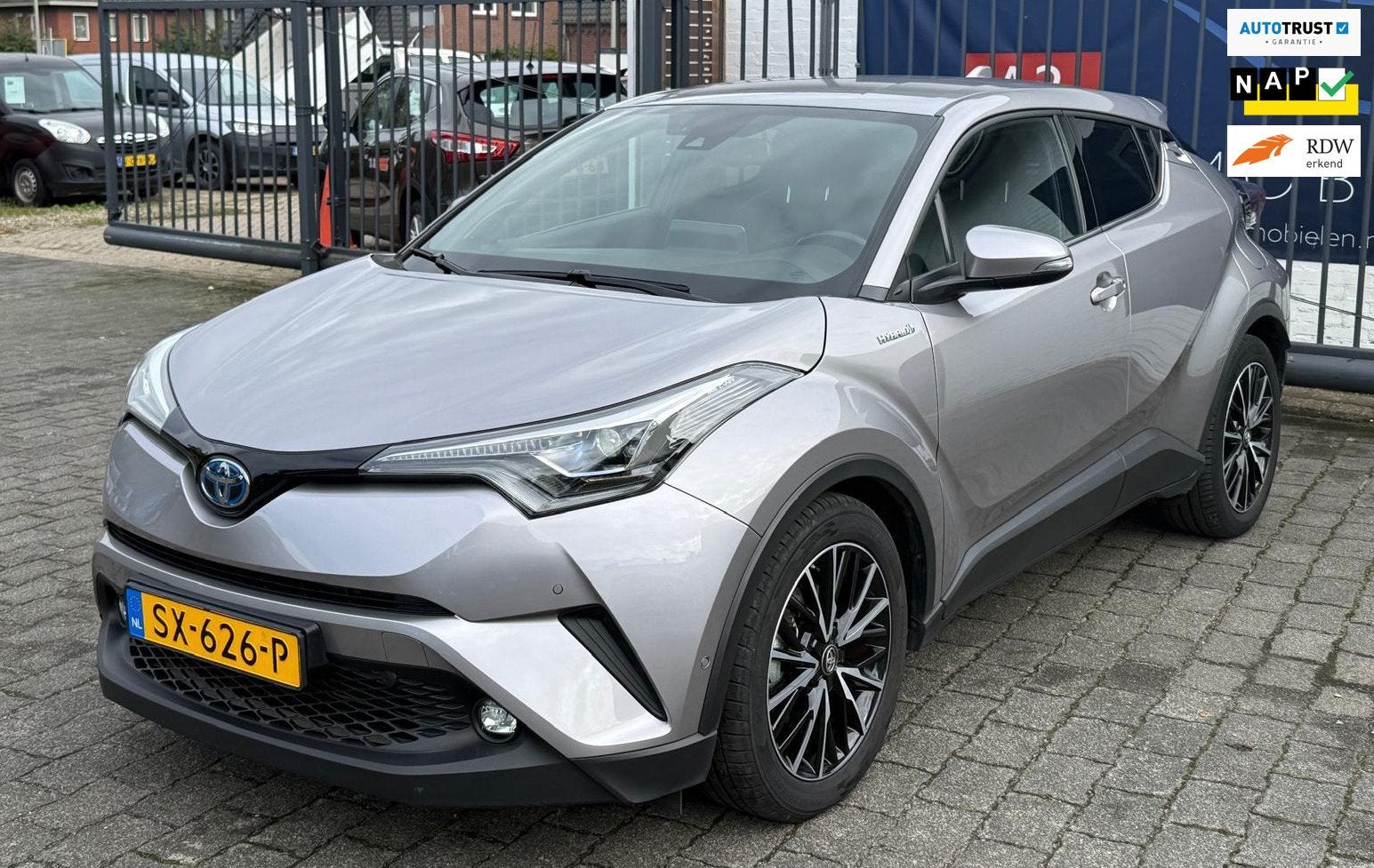 Toyota C-HR 1.8 Hybrid Executive / STOELVERWARMING / JBL / T, Euro 6, 4 cilinders, Leder en Stof, 26 km/l