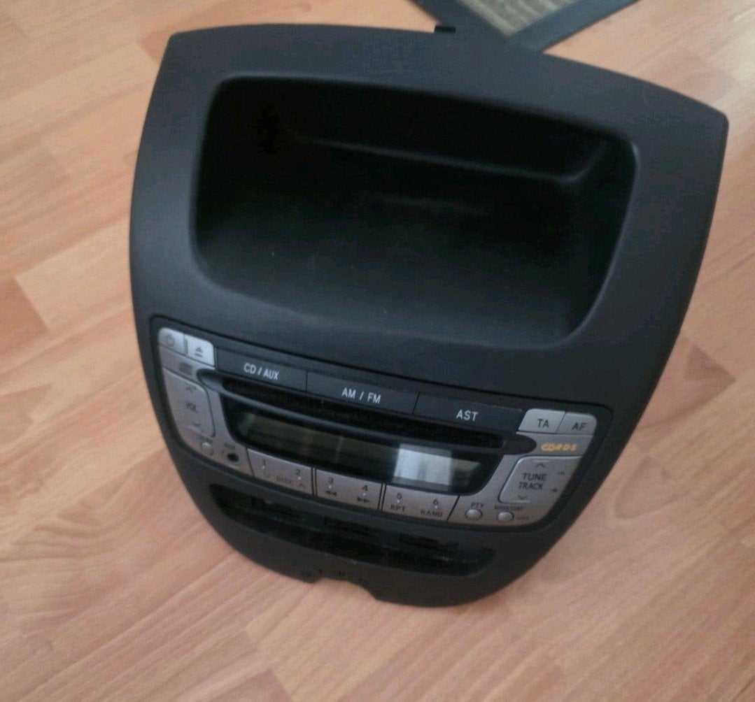 Toyota Aygo Citroën C1 Peuegot 107 Radio Origineel, Ophalen of Verzenden
