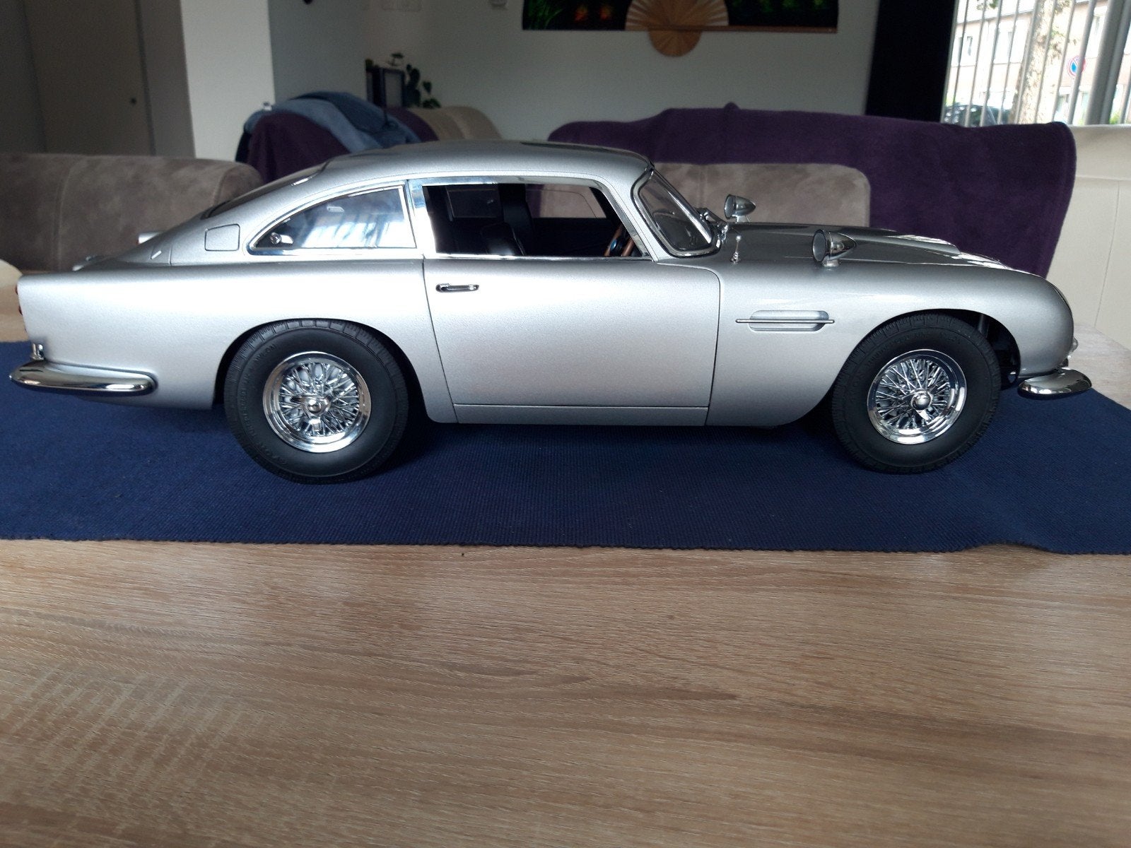 James bond 007, Ophalen, Auto