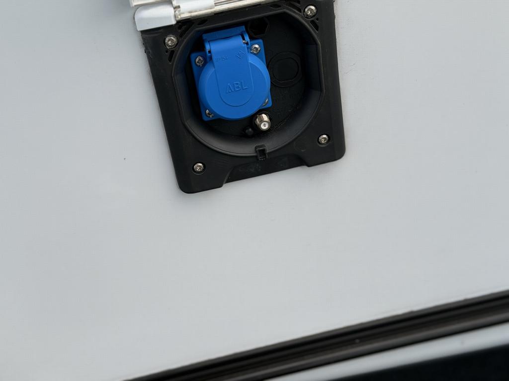 Knaus SUDWIND 420 QD 60 YEARS (bj 2023), Caravans en Kamperen, Caravans, Kachel, Bedrijf, Tot en met 3, Info@deklerkcaravans.nl