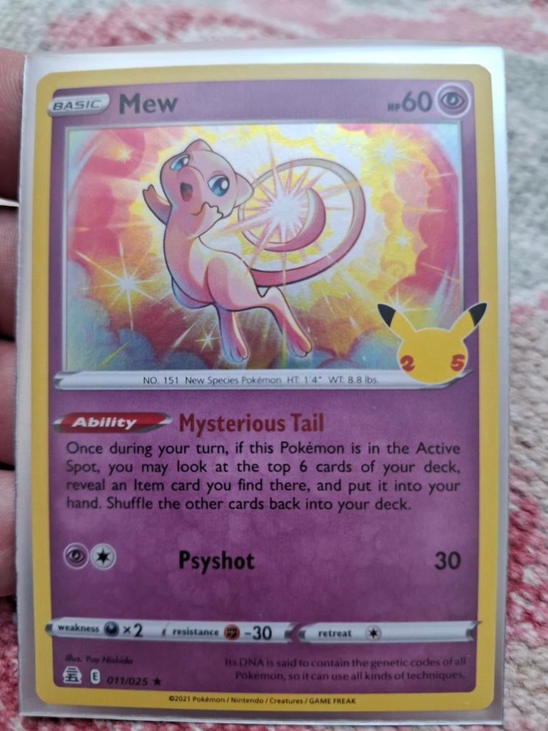 Pokémon Kaart Mew Celebrations Holo 011/025, Verzamelen, Poppen, Ophalen of Verzenden, Zo goed als nieuw, Overige typen