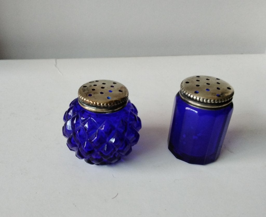 Vintage peper en zout strooier, Antiek en Kunst, Antiek | Keukenbenodigdheden, Verzenden