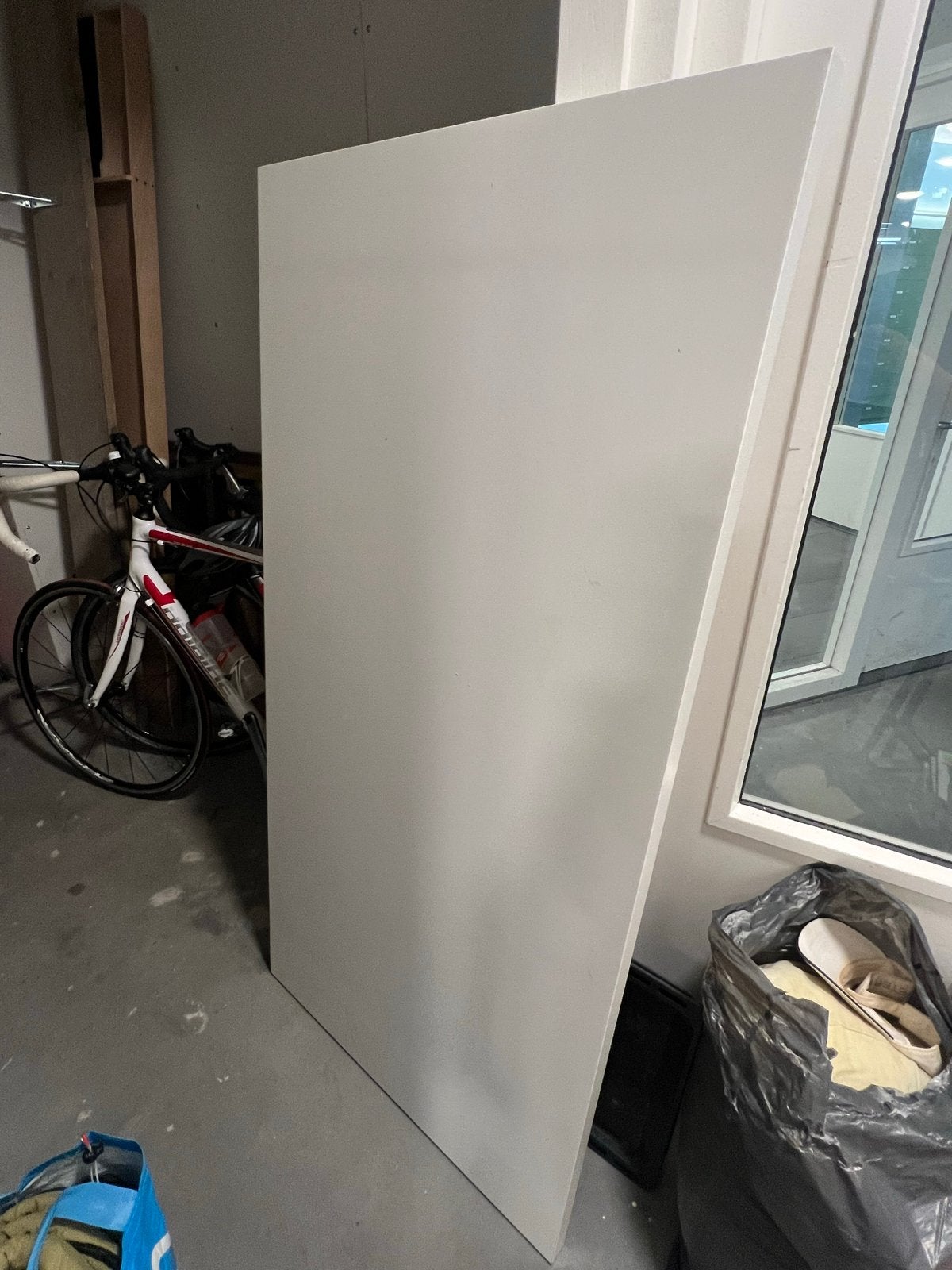 Tafelblad met twee metalen tafelpoten/schragen, Ophalen, Gebruikt, 100 tot 150 cm, 50 tot 100 cm
