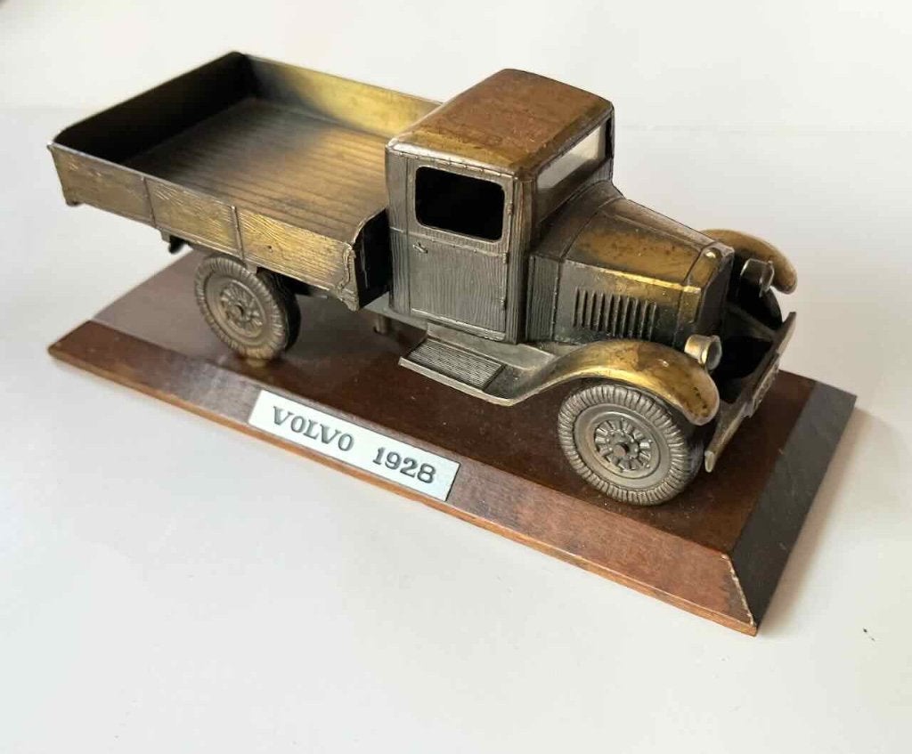 Volvo LV40 model 1928, lengte   ca. 14,5  cm. (1), Ophalen of Verzenden, Gebruikt, Bus of Vrachtwagen