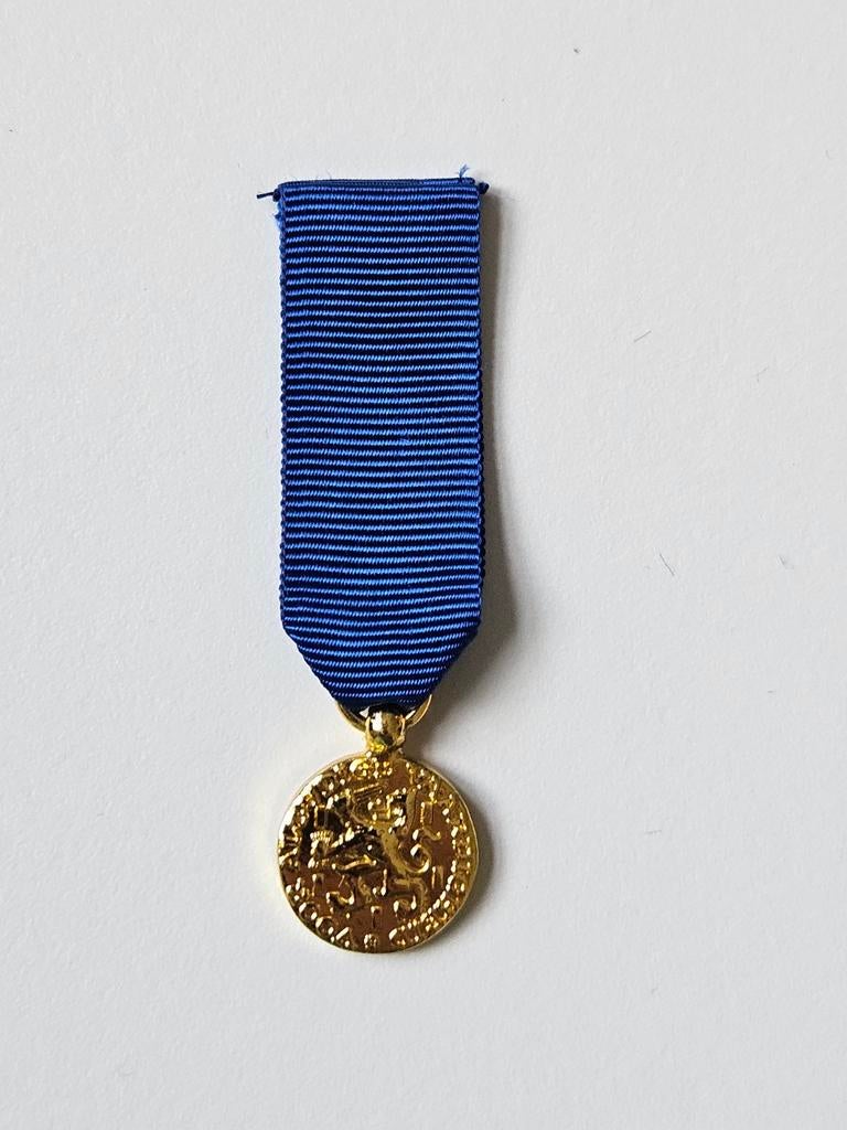 Mini vaardigheidsmedaille onderscheiding NOC NSF goud, Ophalen of Verzenden, Landmacht, Nederland, Embleem of Badge