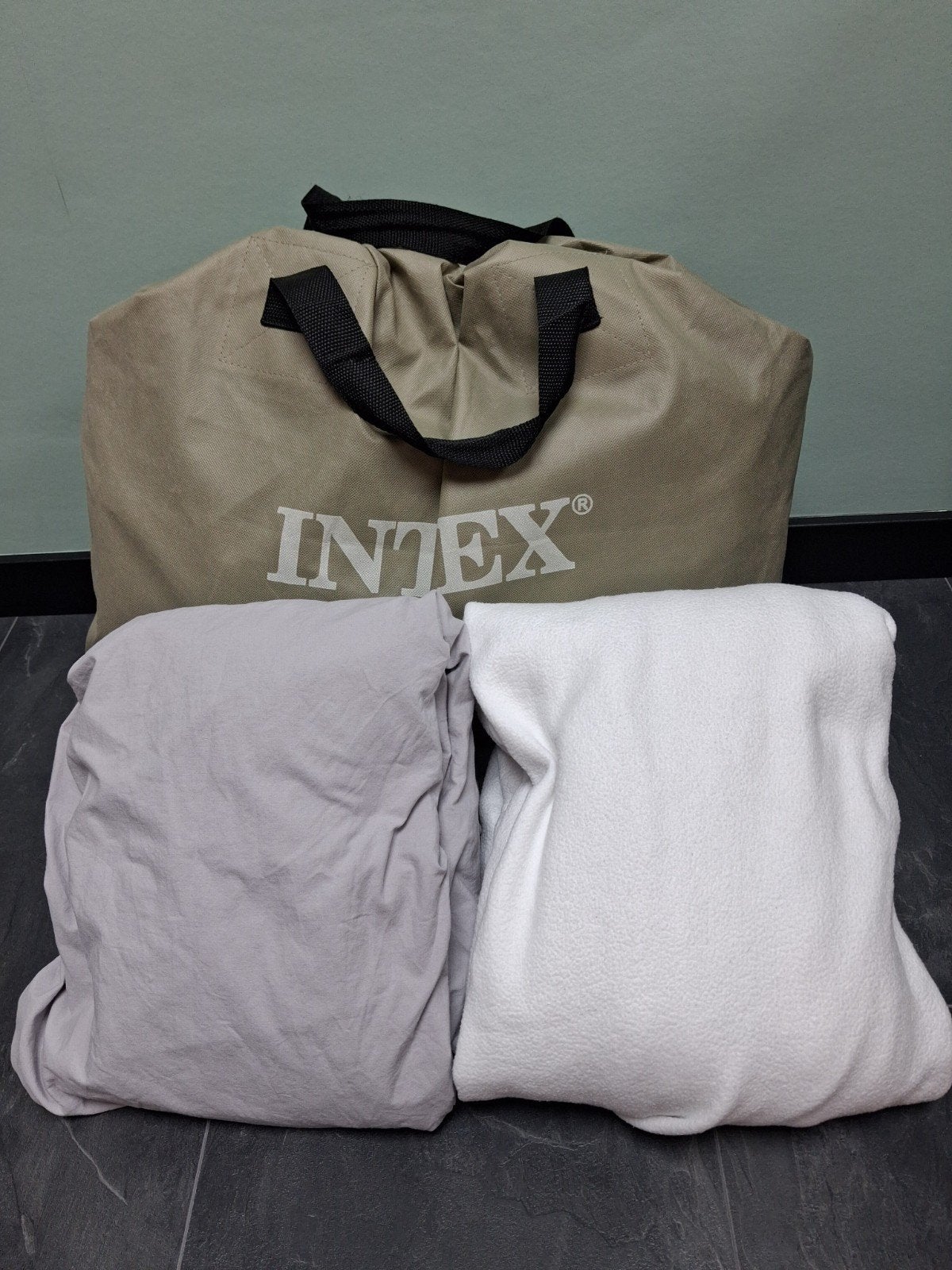 Intex Quickfill Plus Luchtbed, 2 persoons, met Ingebouwde Po, Ophalen of Verzenden, Ingebouwde pomp, Zo goed als nieuw, 2-persoons