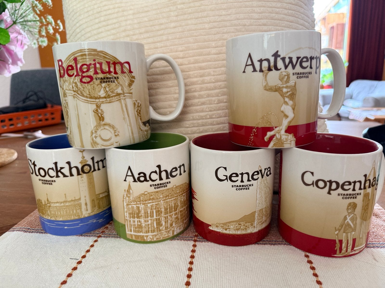 Starbucks City Mugs - Diverse Collectie, Meerkleurig, Ophalen of Verzenden, Zo goed als nieuw, Modern
