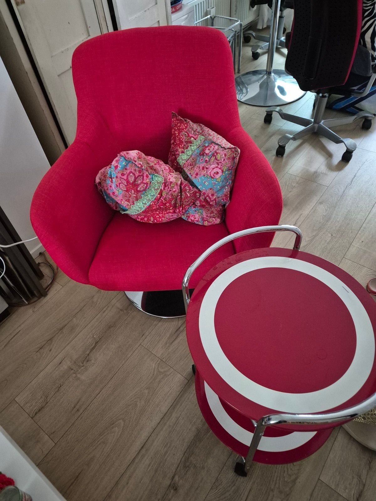 Schitterende Retro Rode Draaistoel - Zo goed als nieuw, Huis en Inrichting, Ophalen of Verzenden, Zo goed als nieuw, Stof, Eén