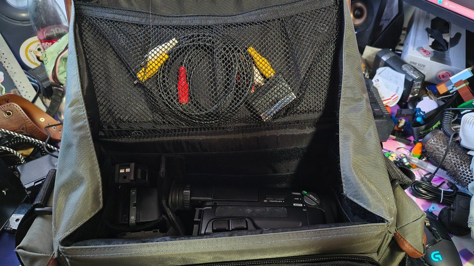 Sony Handycam CCD-TR680E (Defect) + AC-25C Lader & Tas, Ophalen, Hi 8, Camera