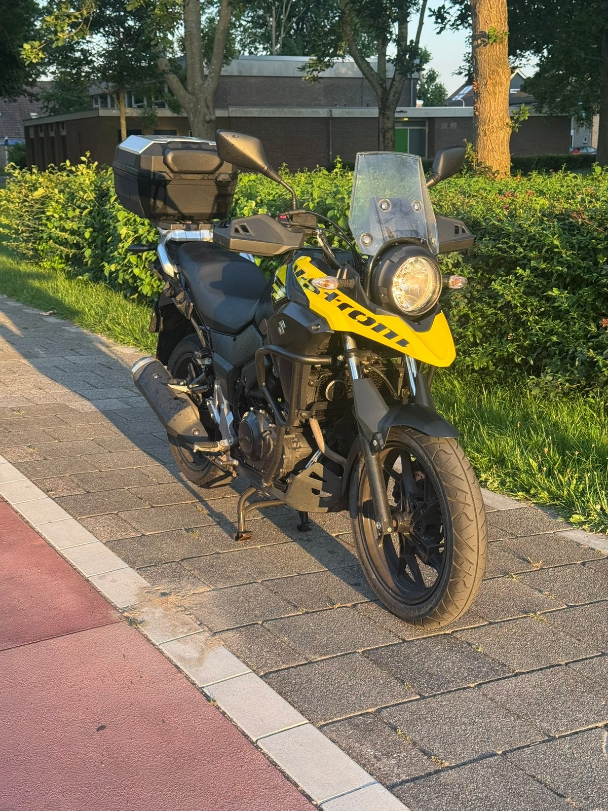 Suzuki V-strom DL250 A2 16,5d km, Ophalen, 6 versnellingen, 250 cc, Zo goed als nieuw