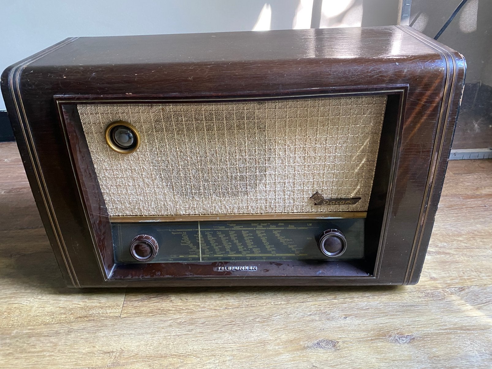 Antieke radio, Ophalen