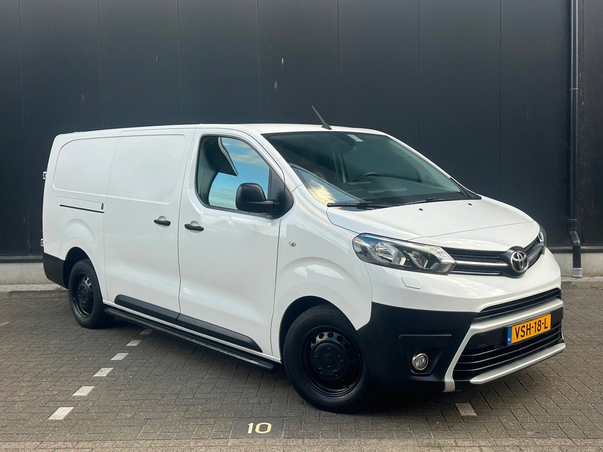 Toyota PROACE Worker 2.0 D-4D Black Line Long, Auto's, Gebruikt, Euro 6, 4 cilinders, Parkeersensor