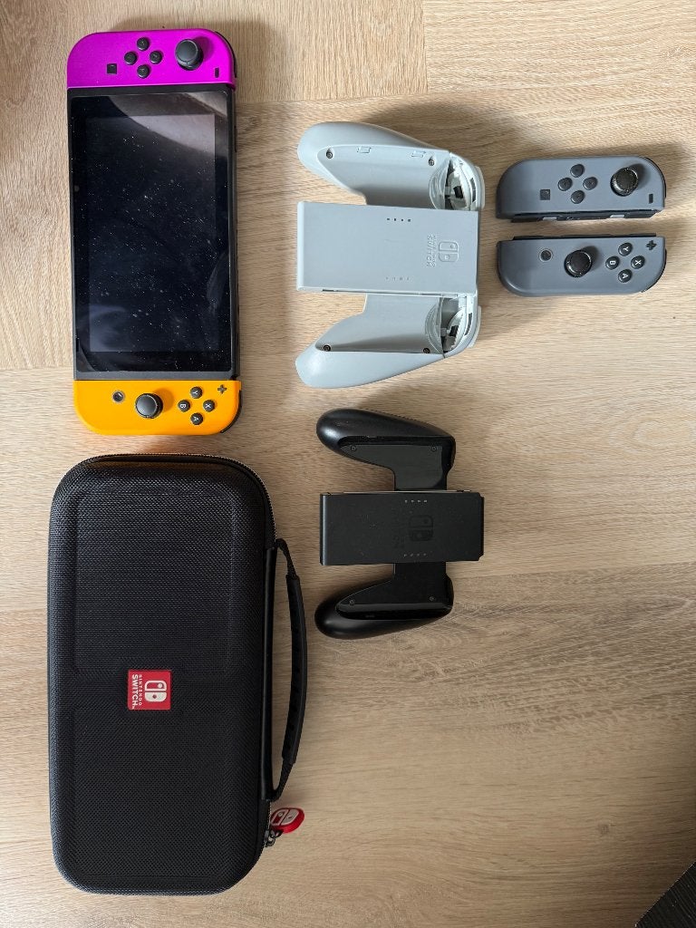 Nintendo Switch V1 Unpatched incl. alle accesoires, Ophalen, Zo goed als nieuw, Met 3 controllers of meer, Switch Original