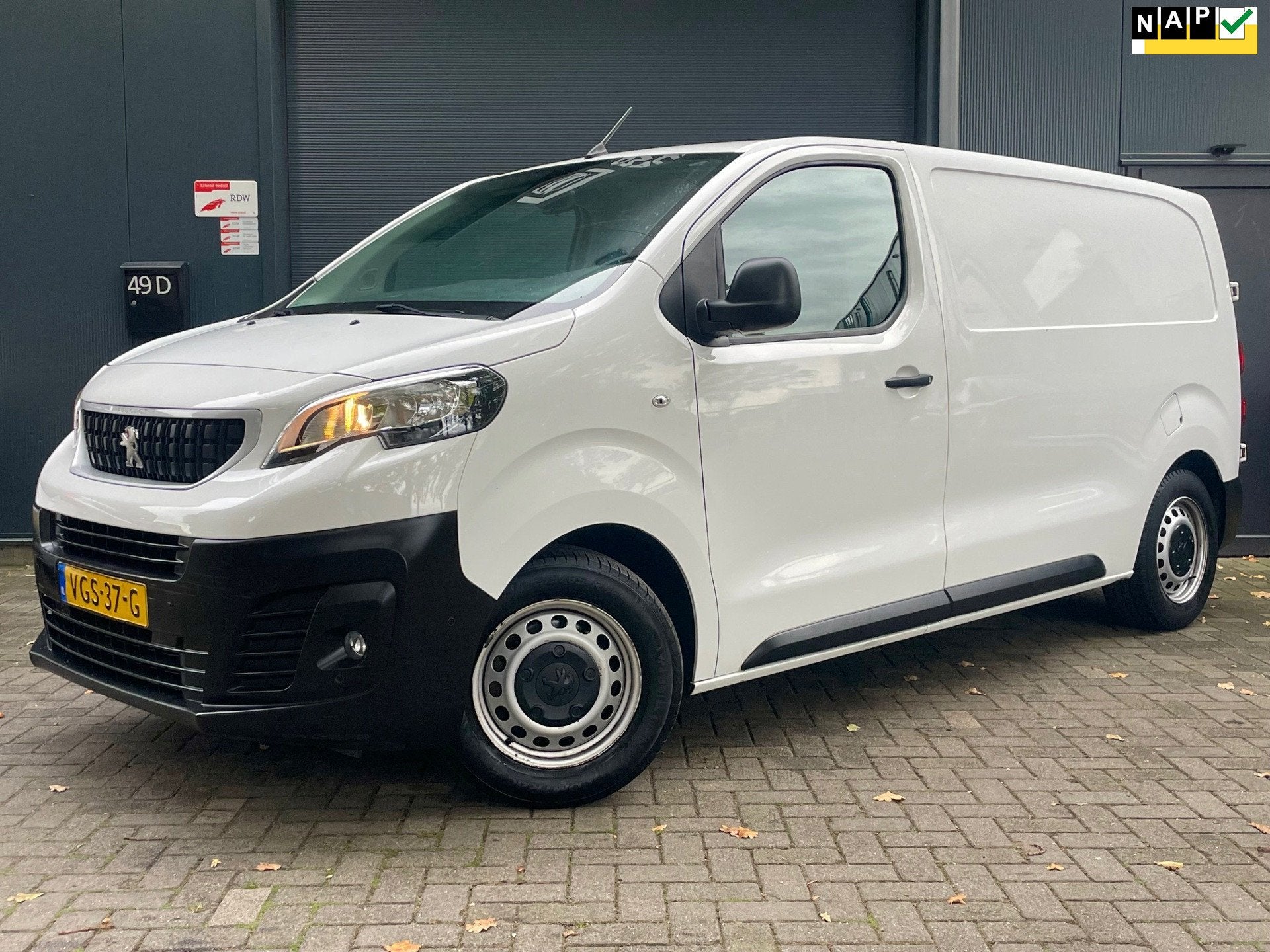 Peugeot Expert 1.5 BlueHDI 100 Standard Premium 6BAK NAP CAR, Auto's, Voorwielaandrijving, Gebruikt, 4 cilinders, Adaptive Cruise Control