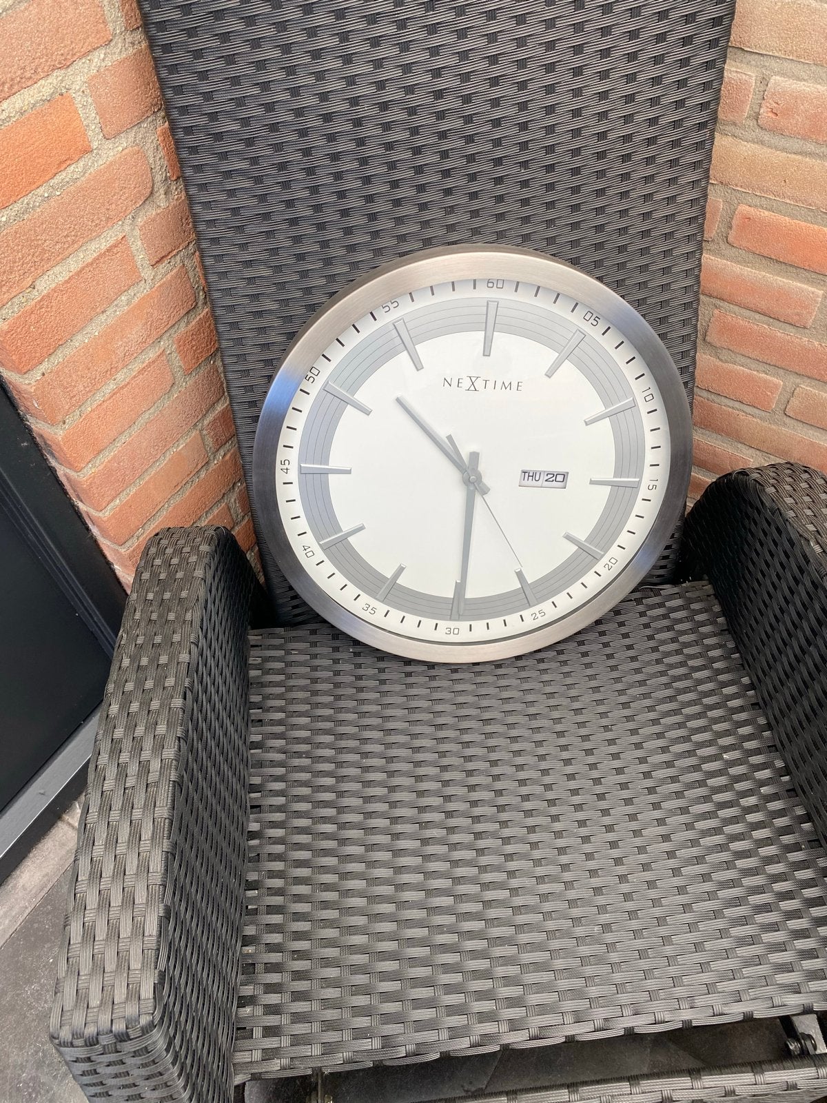 Nextime Wandklok met Datumweergave - Modern Design, Ophalen of Verzenden, Gebruikt, Wandklok