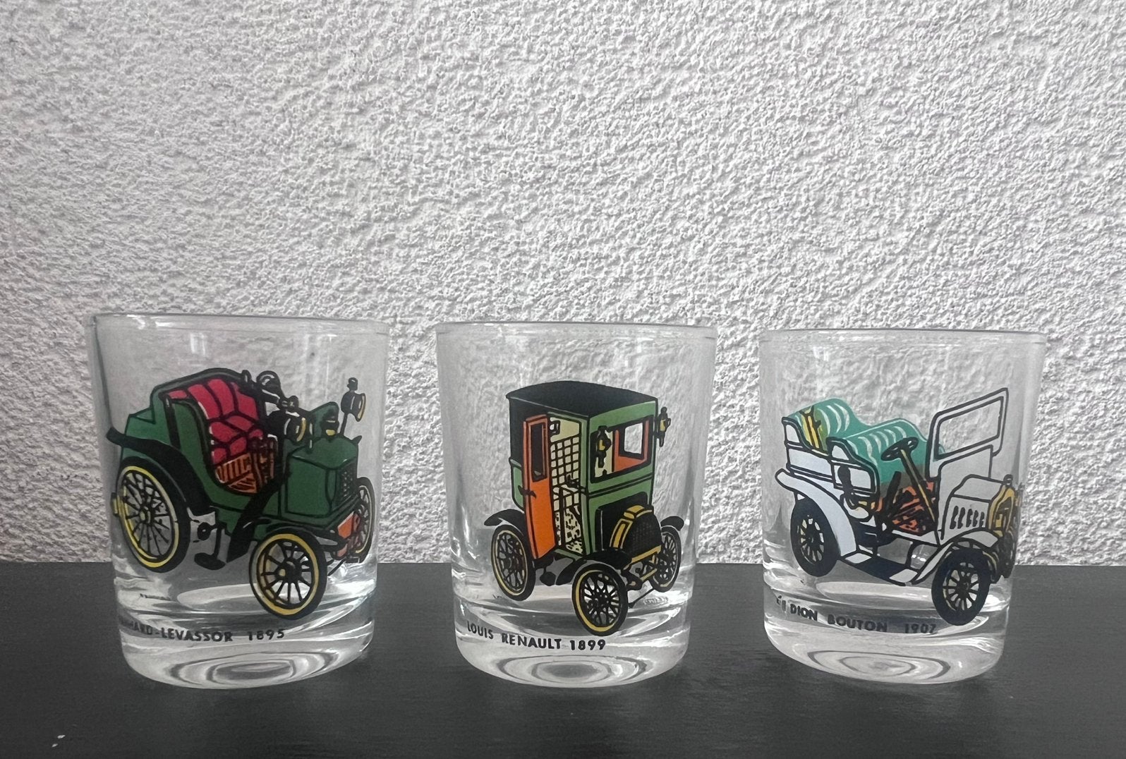 Set van 3 vintage borrelglazen met klassieke auto's, Ophalen of Verzenden, Zo goed als nieuw, Auto's