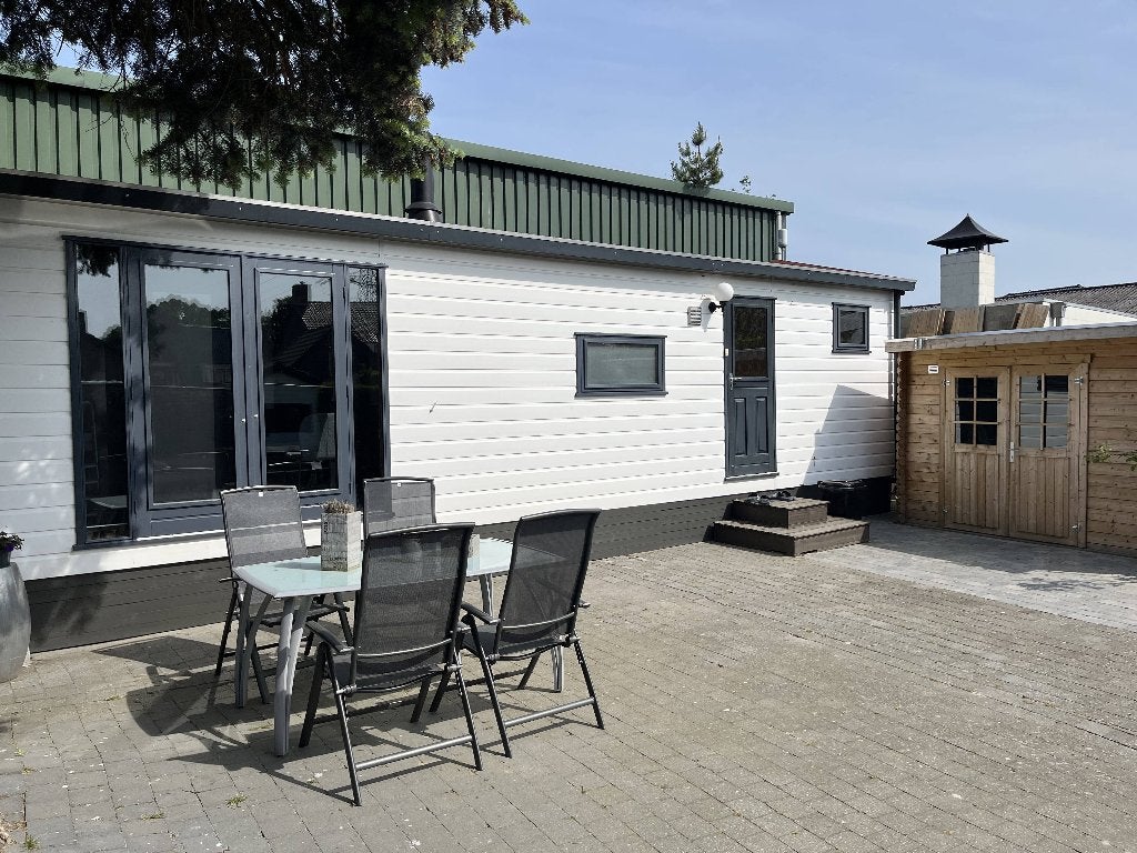 Chalet / Woonunit / Tuinhuis / Mantelzorgwoning 10,5 x 4,5, Ophalen, Kunststof, Gebruikt, 3 ramen of meer