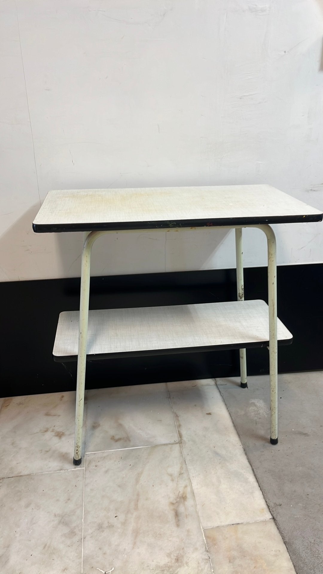 Vintage keukentafeltje bijzettafeltje h76 cm, b39 cm, l69 cm, Huis en Inrichting, Tafels | Bijzettafels, Ophalen, Overige materialen