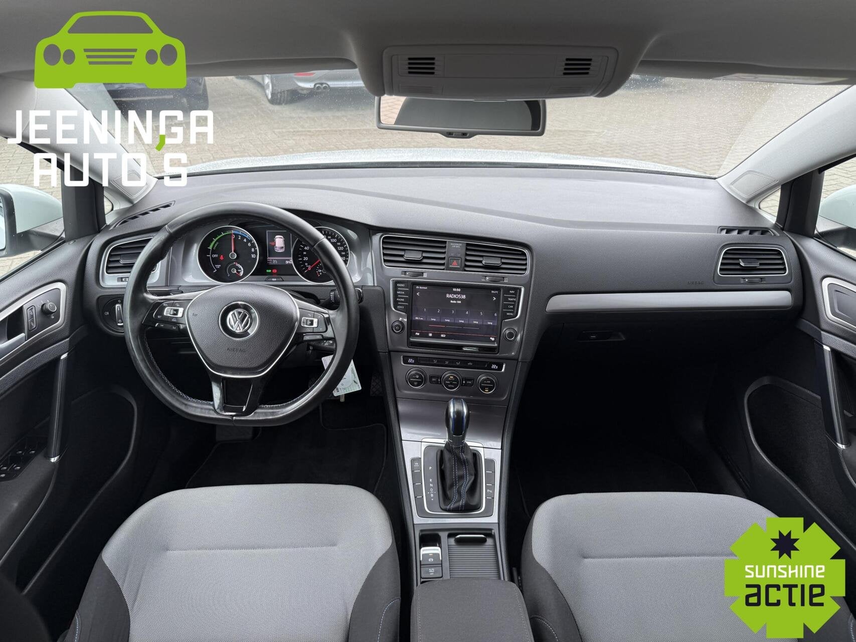 Volkswagen e-Golf e-Golf|PDC v+a|Navi|Clima, Auto's, Stof, Gebruikt, Zwart, 116 pk