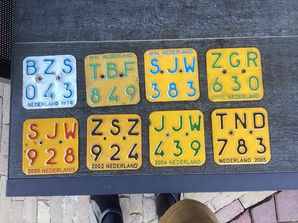 8 verzekeringsplaatjes, Ophalen of Verzenden, Gebruikt, Overige typen, Overige merken