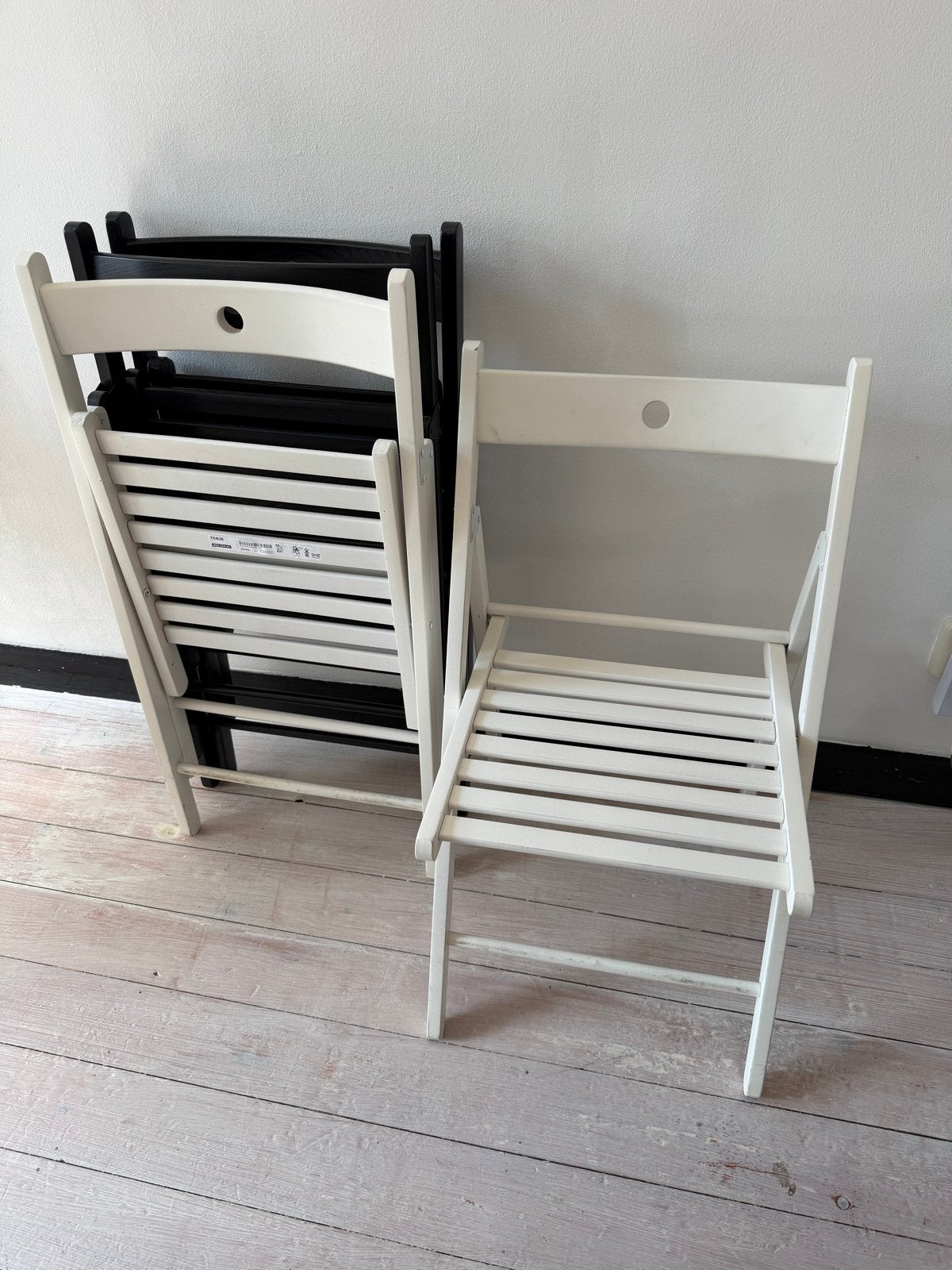 IKEA TERJE Frösvi Klapstoelen - Wit en Zwart (4 stuks), Ophalen, Gebruikt, Twee, Wit