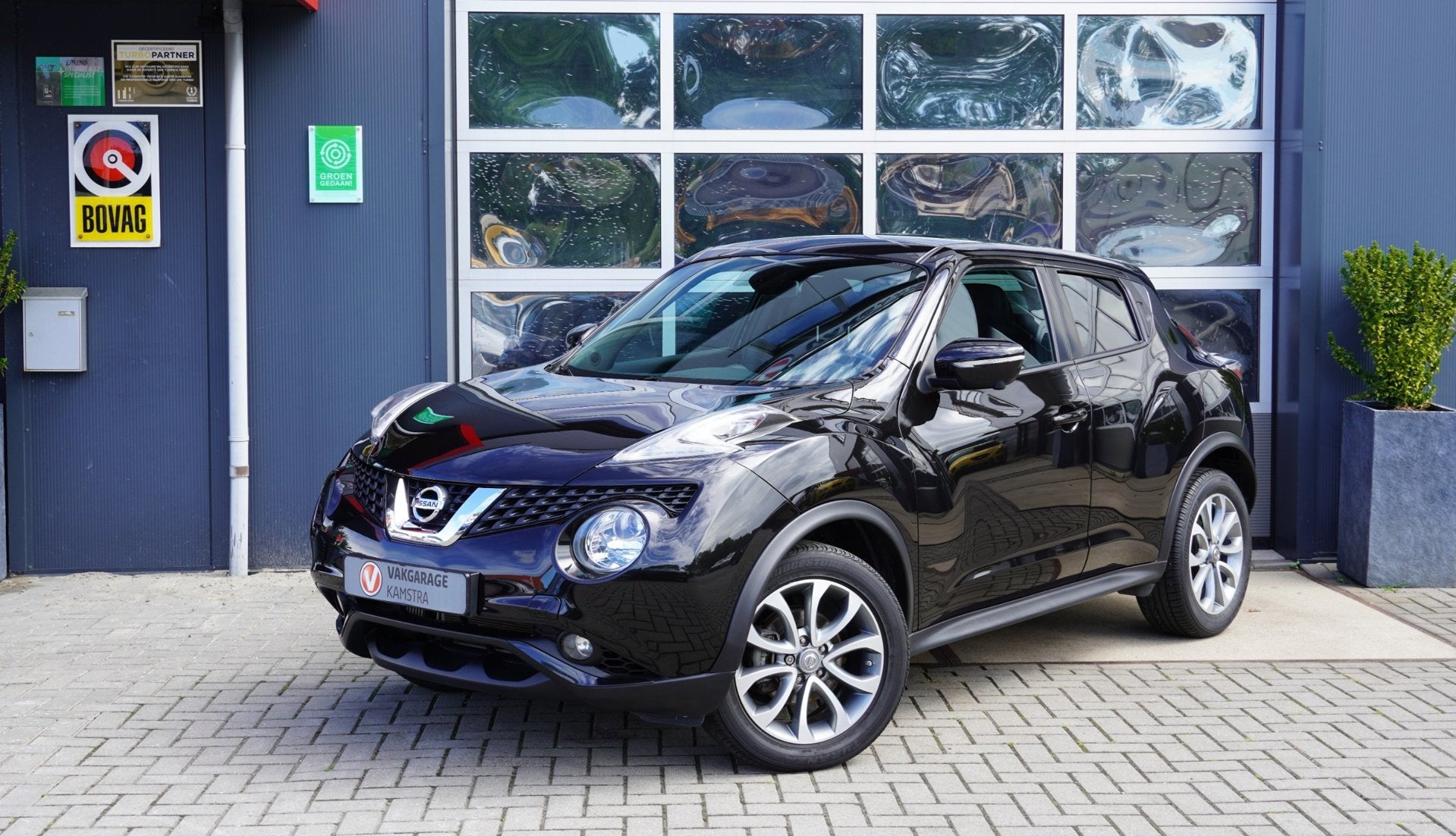 Nissan Juke 1.2 DIG-T S/S Connect Edition NAV/trekhaak, Voorwielaandrijving, Stof, Zwart, 116 pk