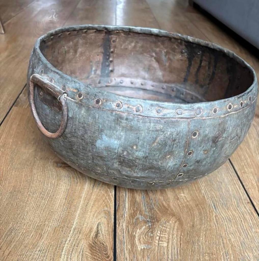 Sober landelijke Indiase schaal, 32 cm doorsnee, Huis en Inrichting, Woonaccessoires | Schalen en Manden, Ophalen, Overige materialen