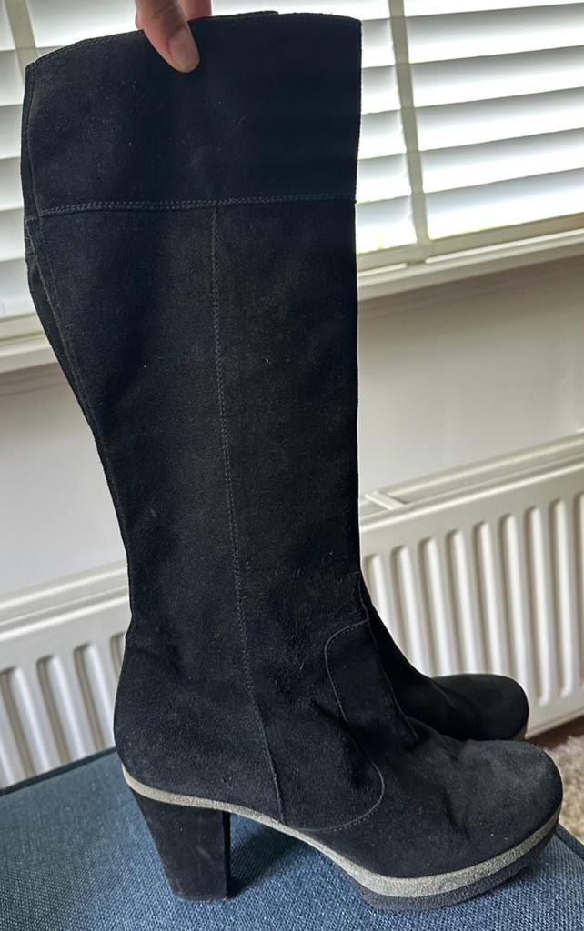 Suede laarzen Gadea maat 40, Ophalen of Verzenden, Zo goed als nieuw, Zwart, Hoge laarzen