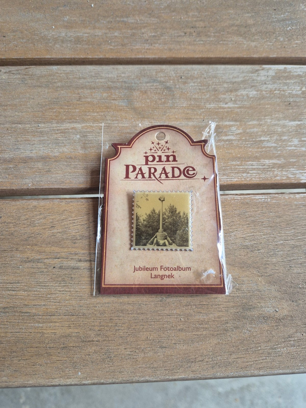Efteling Pin Langnek Jubileum, Ophalen of Verzenden, Nieuw, Button of Speldje