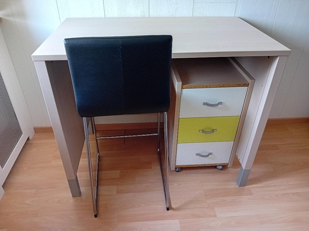 tienerkamer bed, nachtkastje, ladeblok, bureau + stoel, Ophalen, Strak, Gebruikt, 90 cm