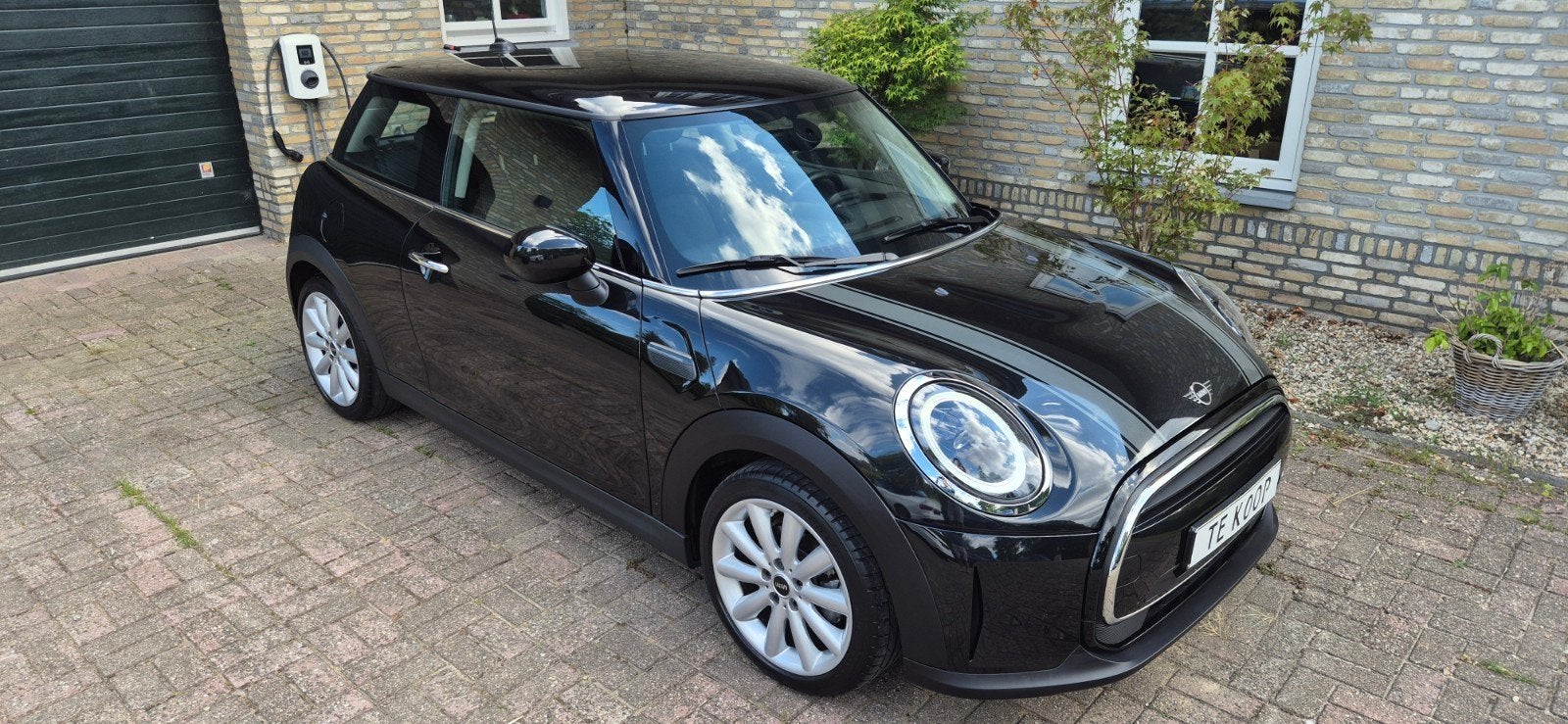 MINI 3-deurs One | Navigatiesysteem | Airconditioning | Crui, Voorwielaandrijving, Stof, Zwart, 102 pk