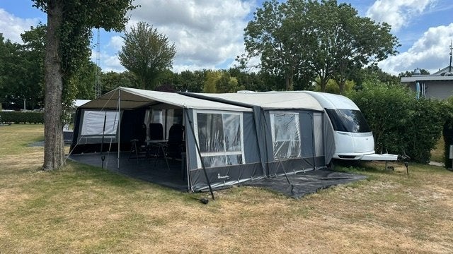 Hobby 650 UFF Compleet, met plaats, beschikbaar, Caravans en Kamperen, Vast bed, Rondzit, Hobby, Schokbreker