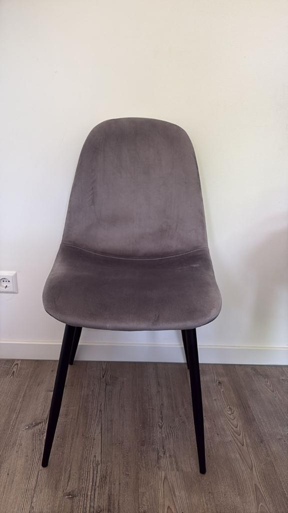 Moderne grijze eetkamerstoelen, Huis en Inrichting, Ophalen, Zo goed als nieuw, Stof, Vier