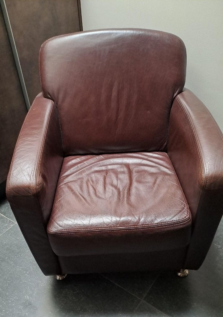 2 donkerbruin lederen fauteuils, Ophalen, Gebruikt, 50 tot 75 cm, Leer