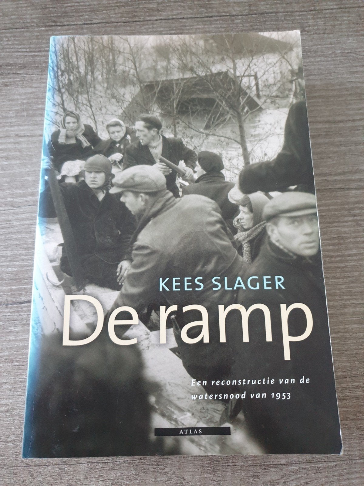 De ramp - Kees Slager - Watersnood 1953 reconstructie, Boeken, Ophalen of Verzenden, Gelezen, Kees Slager