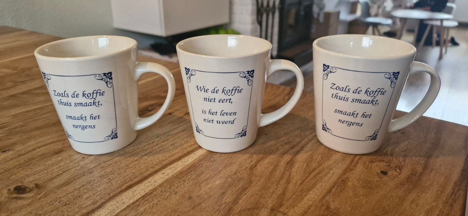 3 Koffiekopjes met leuke tegelwijsheden, Keramiek, Ophalen of Verzenden, Zo goed als nieuw, Overige stijlen