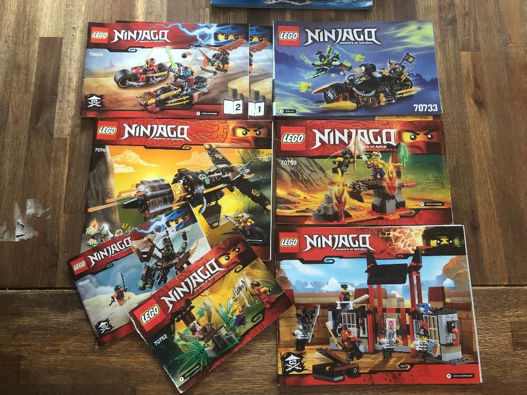 Lego Ninjago instructieboekjes, Kinderen en Baby's, Speelgoed | Duplo en Lego, Ophalen of Verzenden, Zo goed als nieuw, Complete set