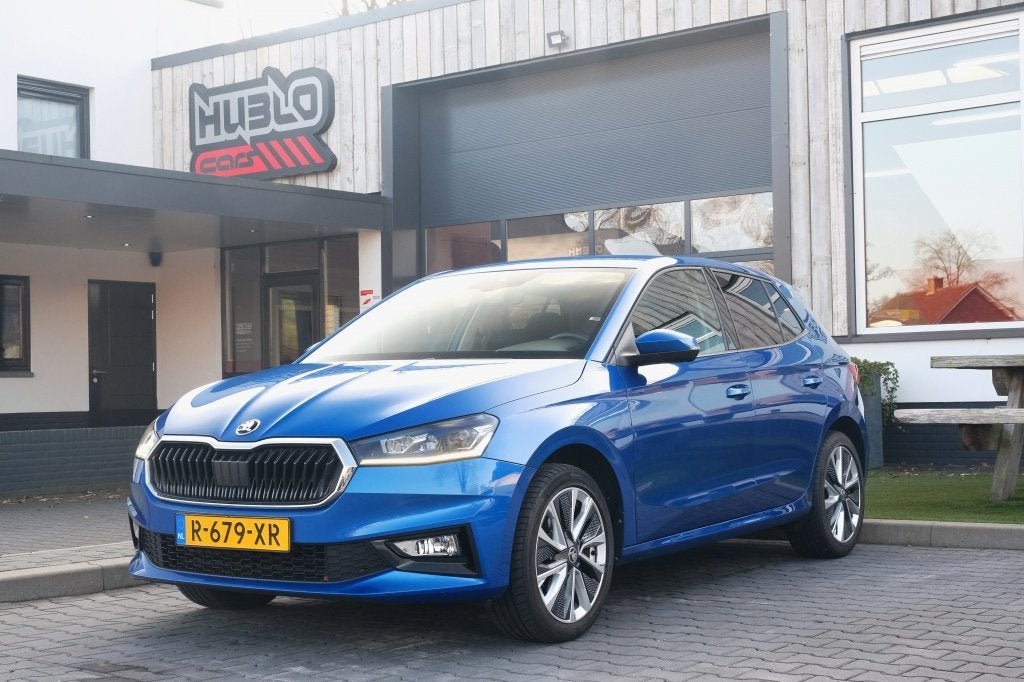 Skoda Fabia 1.0 TSI Bns Edition Facelift model! (bj 2022), Auto's, Dealer onderhouden, Stof, Gebruikt, Blauw