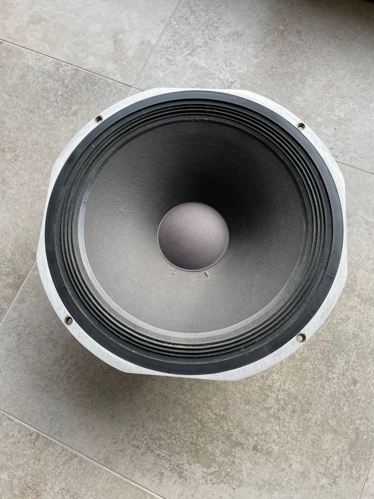 15" Woofer, Overige merken, Subwoofer, Ophalen of Verzenden, Zo goed als nieuw