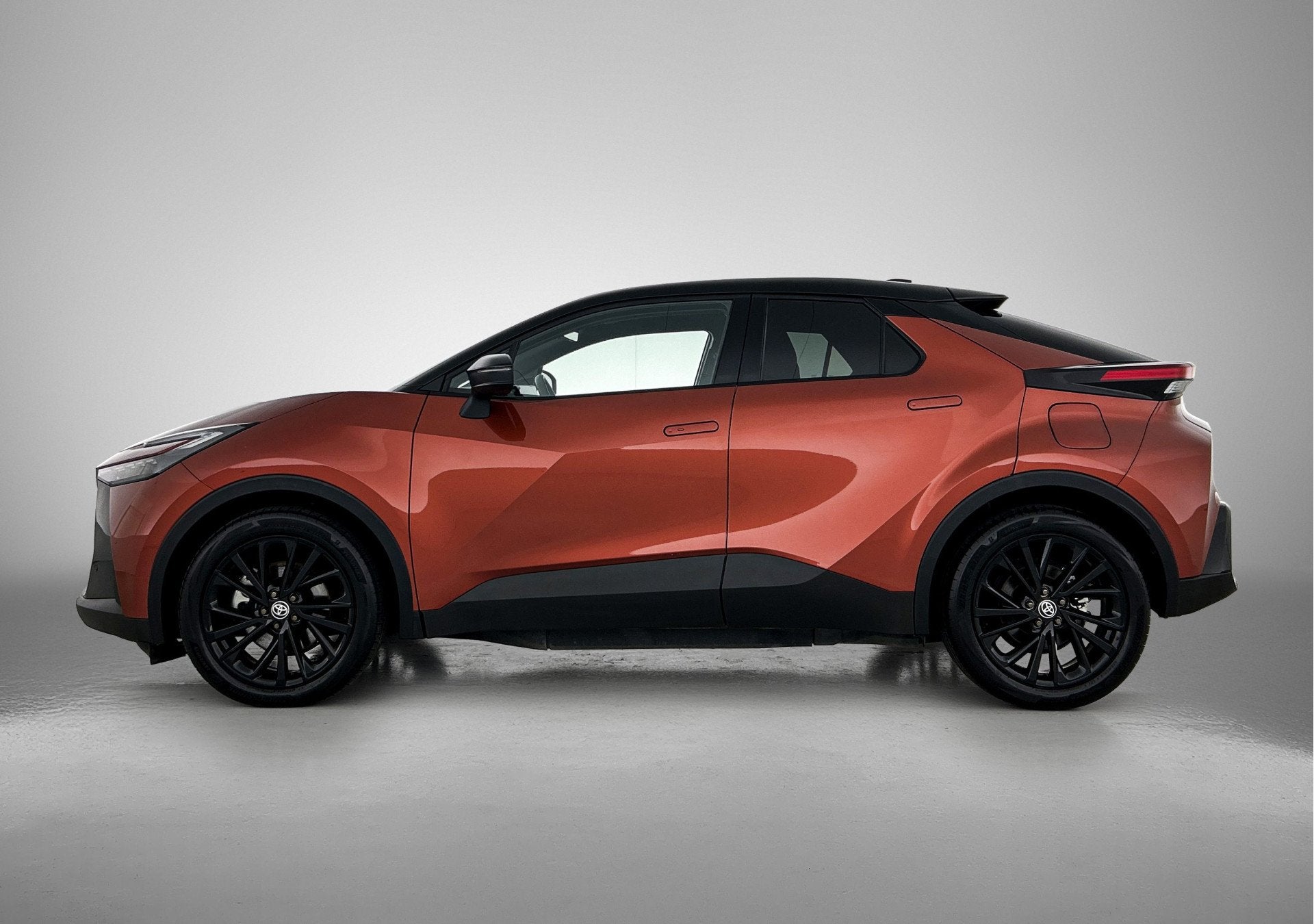 Toyota C-HR 2.0 Plug-in Hybrid 220 GR SPORT + | BTW voertuig, Auto's, 12 maanden, 4 cilinders, Plug-in hybride, Bedrijf
