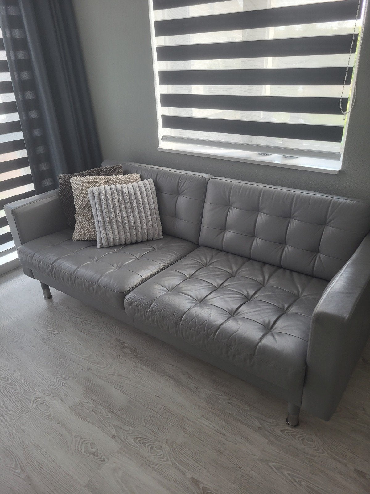 Ikea bank 2,5 p leer grijs, Huis en Inrichting, Banken | Bankstellen, Ophalen, Gebruikt, Tweepersoons, Rechte bank