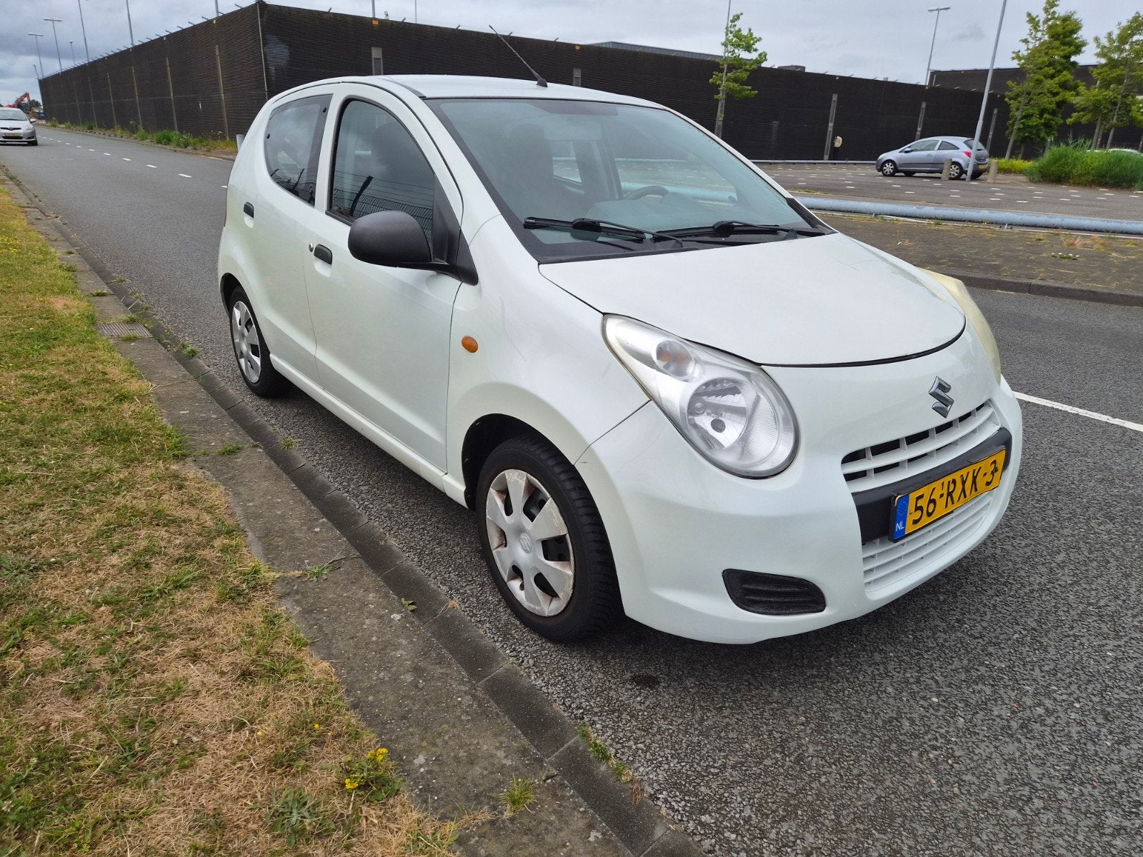 Suzuki Alto | 2011 | wit | airco | Nap, Auto's, Voorwielaandrijving, 200 kg, 4 stoelen, Origineel Nederlands