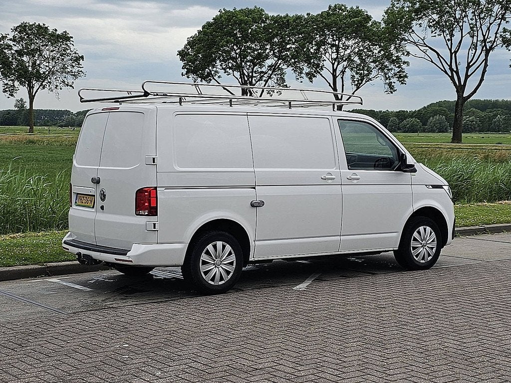 VOLKSWAGEN TRANSPORTER 2.0 TDI l1h1 150pk nap euro6, Auto's, Bestelauto's, Automaat, Gebruikt, Euro 6, 150 pk