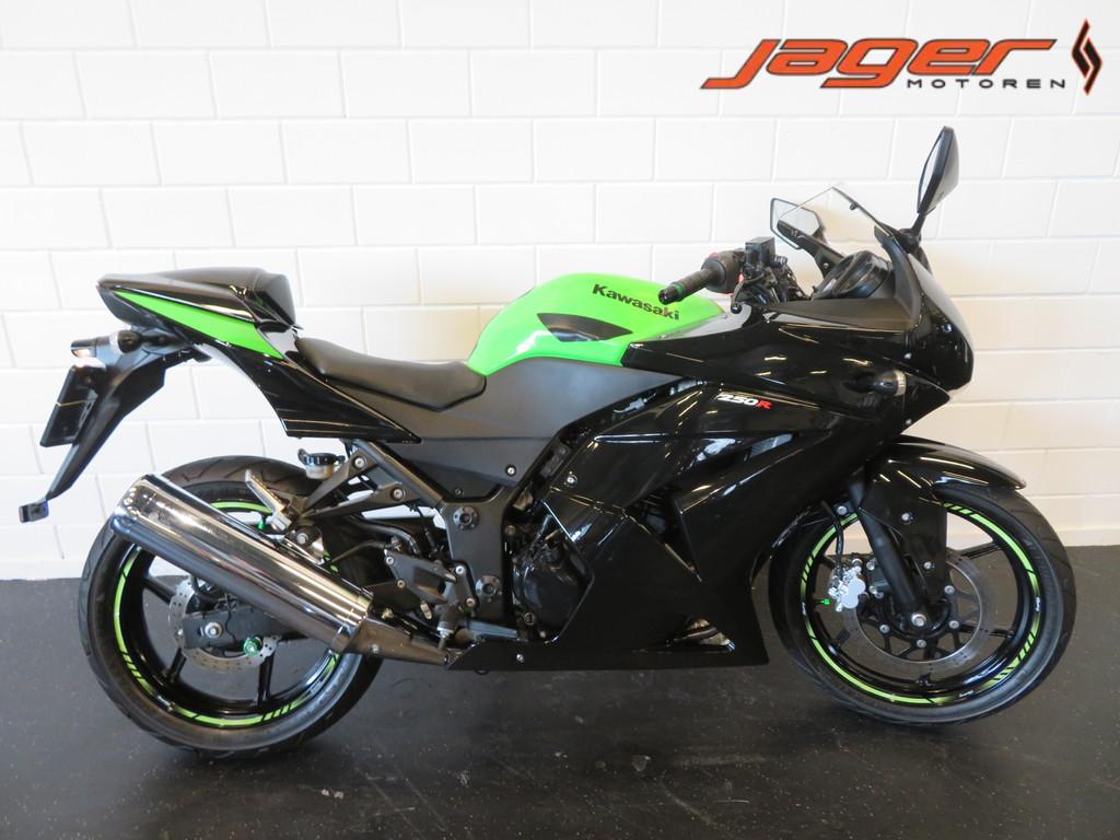 Kawasaki NINJA 250 R SPORT PERFECT! (bj 2010), Motoren, Motoren | Kawasaki, Bedrijf, Sport, 249 cc