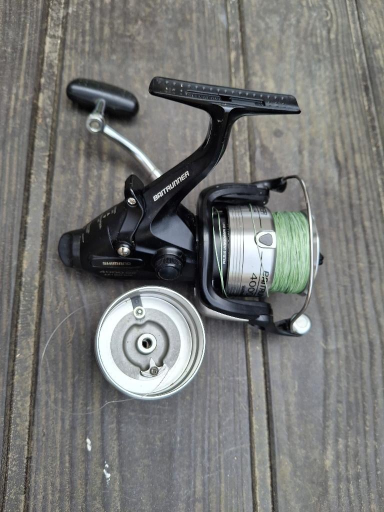 shimano baitrunner 4000 oc met reservespoel, Watersport en Boten, Ophalen of Verzenden, Zo goed als nieuw, Molen