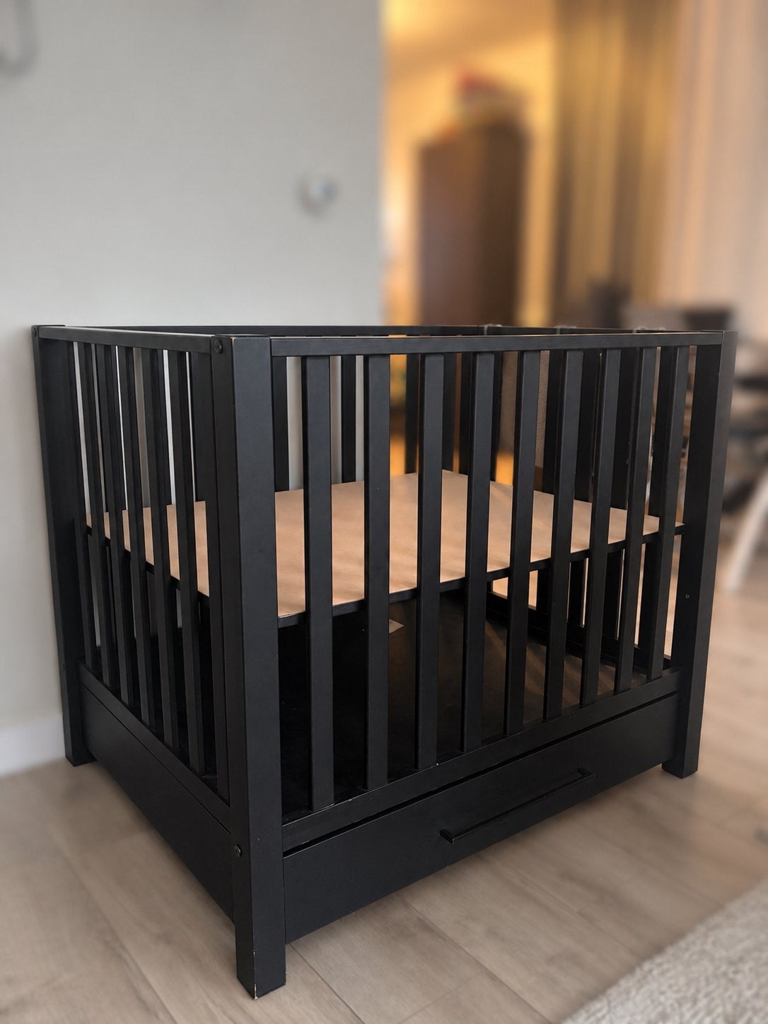 Zwarte box met lade van Babypark, Ophalen, Gebruikt, Vierkant, Lade