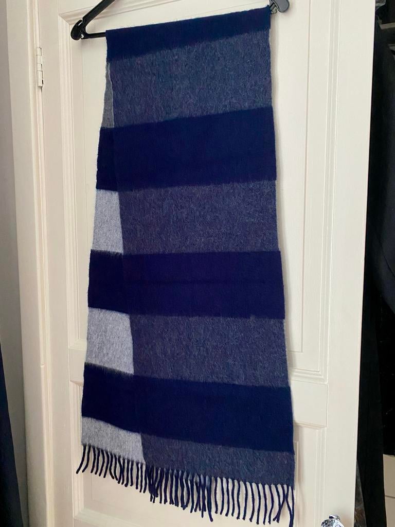 Prachtige sjaal van wol en angorawol in blauwtinten - nieuw, Verzenden, Nieuw, Maat 46/48 (XL) of groter, Sjaal