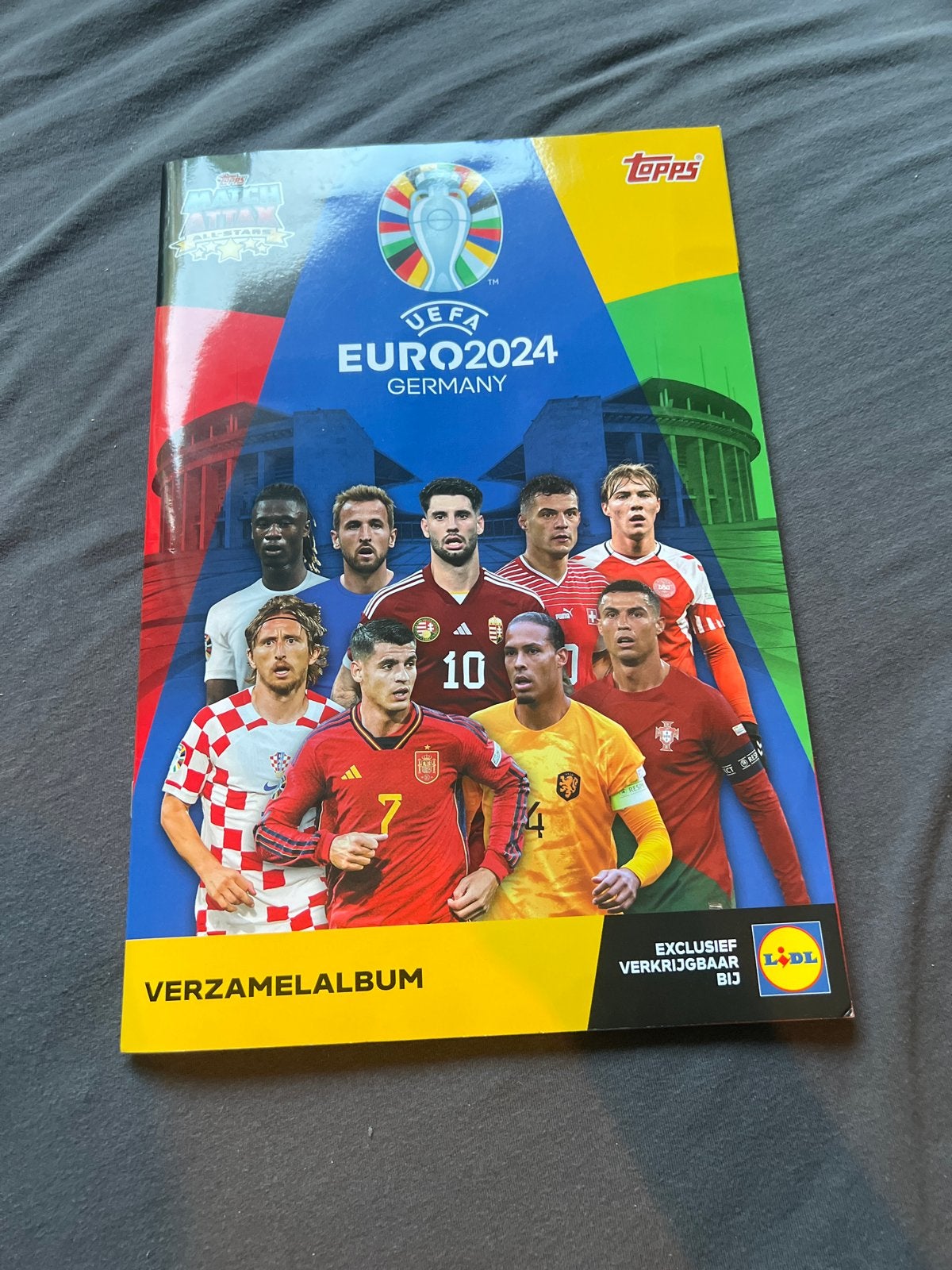 Topps UEFA EURO 2024 Verzamelalbum (15/110 stickers missen), Ophalen of Verzenden, Gebruikt, Stickers en Plaatjes